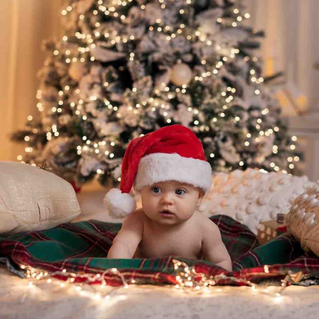 Christmas newborn photoshoot with Christmas tree